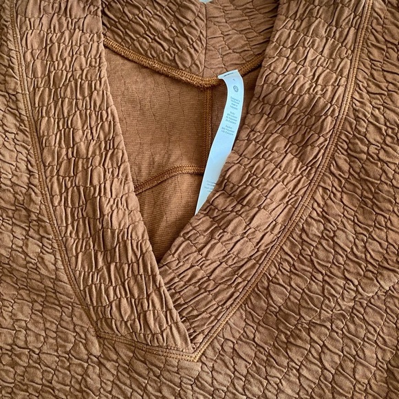 Lululemon Rippled V-Neck High Low Oversized Pullover Copper Brown Size 4 - Picture 6 of 7